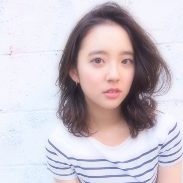 大人っぽくかきあげ女子