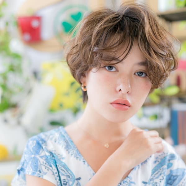 くせ毛風ラフウェーブのラグジュアリーショート クールショート