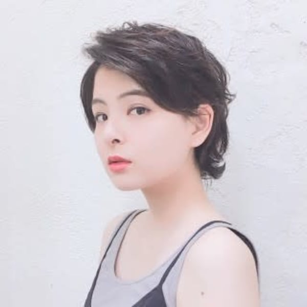 アシンメトリーシルエットショート