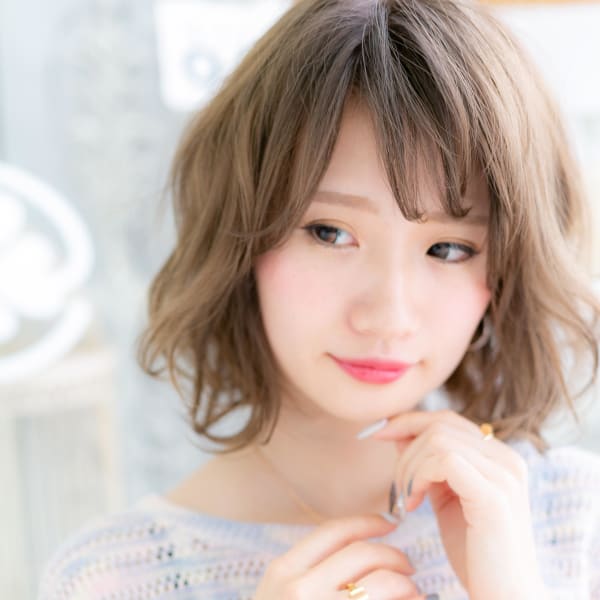 色っぽフェミニン♪くせ毛風シフォンウェーブ ガーリーボブ