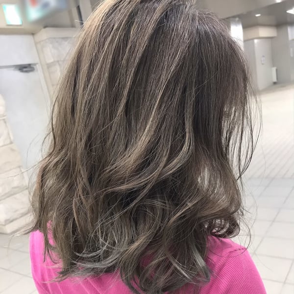 グレージュ×ハイライト