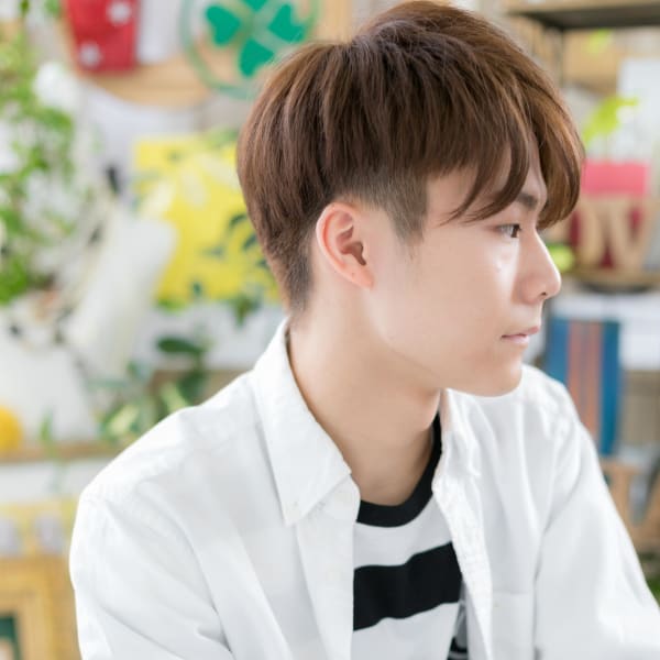 サイドパートショートでニュアンス感 ニュアンスカール