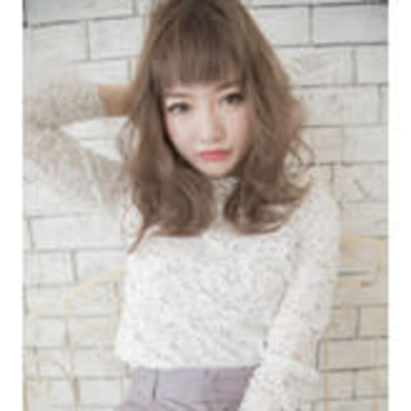 キュートなオン眉ミディアム|HAIR DESIGN Serendipity