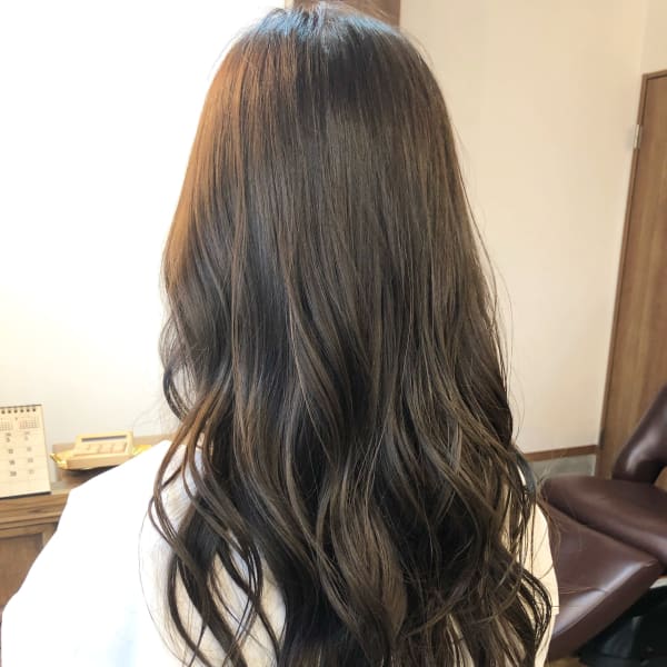 オススメ順 クール アッシュ ブラウン ロングの髪型 ヘアスタイル 楽天ビューティ