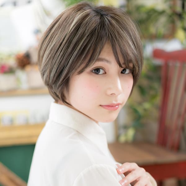 外国人風カラー☆ナチュラルツヤツヤストレート エアリーボブ