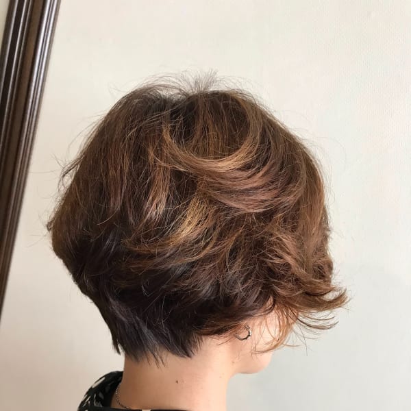 レンジカッパーのグラマラスカラーで仕上げるクラシックカール