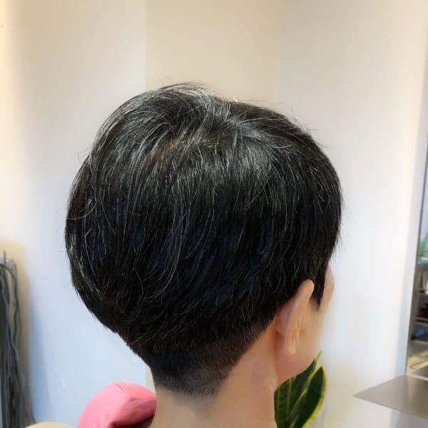 ブローなしでもシルエットの綺麗なベリーショート