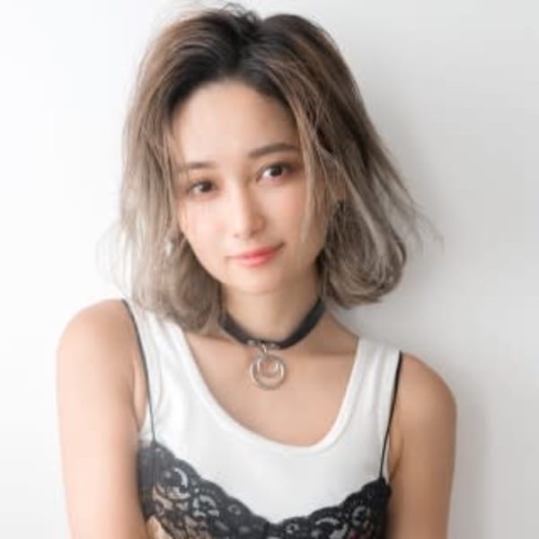 【DUNO三ノ宮】ホワイトグレージュバレイヤージュ