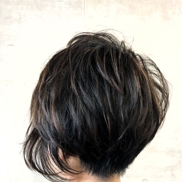 大人かわいい前下がりショート/ふんわりエアリー