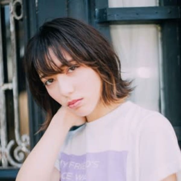 ハネ感ミディアムショート