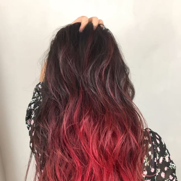 オススメ順 カラー グラデーション レッド ピンク ロングの髪型 ヘアスタイル 楽天ビューティ