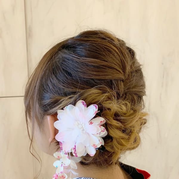 浴衣に似合うふんわり編みこみヘア