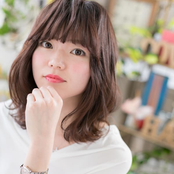 大人かわいい♪くせ毛風くびれセミディ　厚めバング