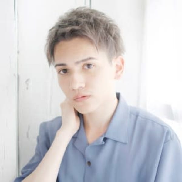 ハイトーンカラーの無造作ワイルドスタイル