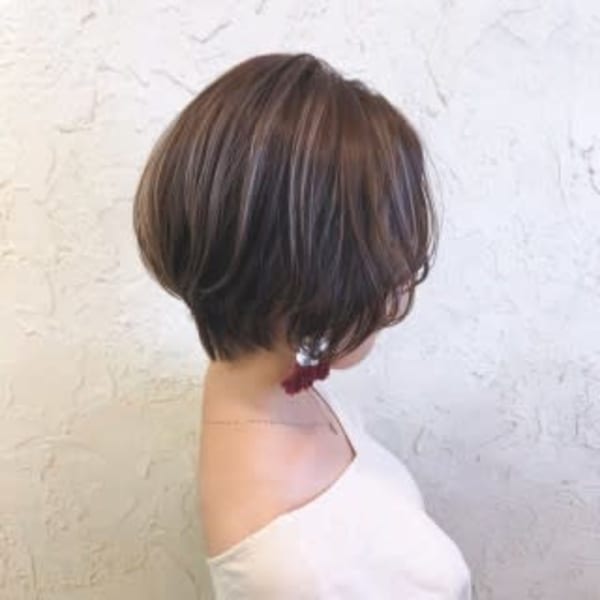 【flor 戸塚】グレージュハイライト×リバーサイドショート