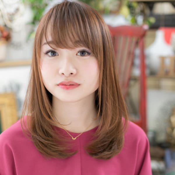 レッドブラウン×斜めバングナチュラルストレート　伸ばしかけ