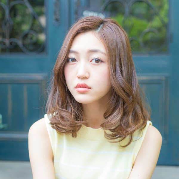 大人かわいいワンレンふわミディ