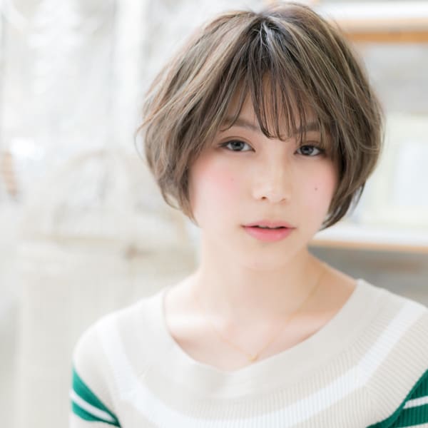 ナチュラルウェーブアシンメトリーショート 無造作