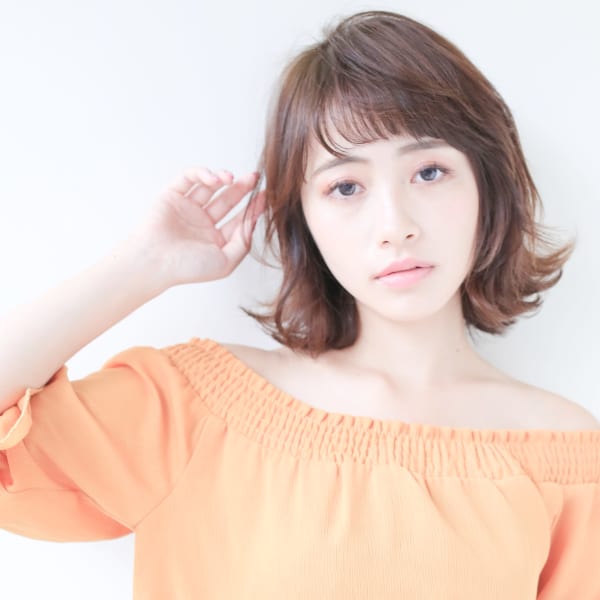可愛くて色っぽい、外ハネ仕上げの「ミニボブ」でおしゃれ顔に