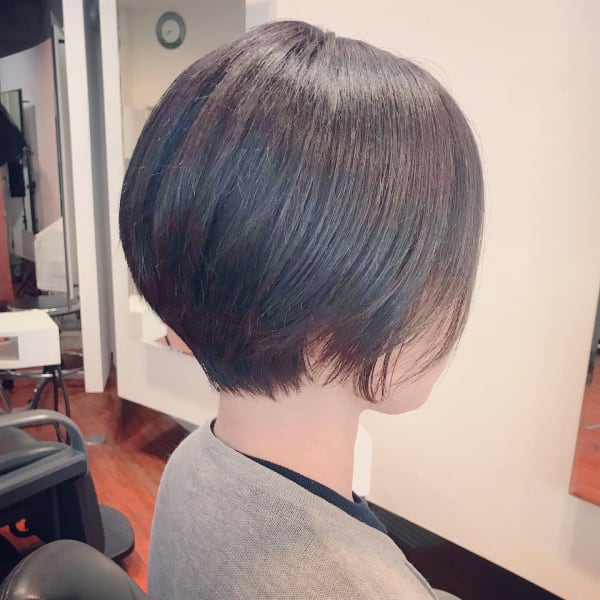 横顔美人小顔ショート