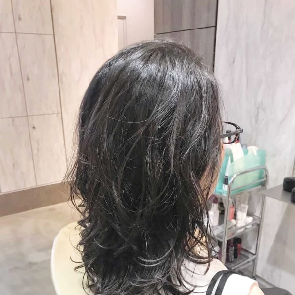 コテは使わない!デジタルパーマスタイルで”グラマラスカール”