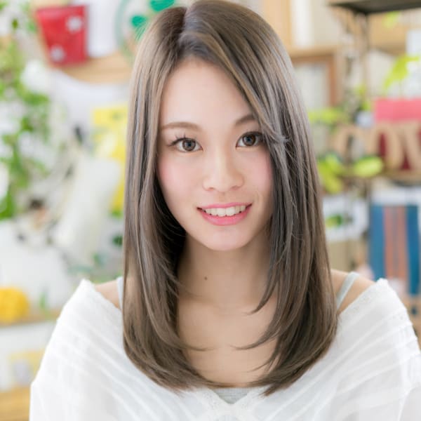 小顔見せ♪大人かわいいツヤストレートロング ブランジュ