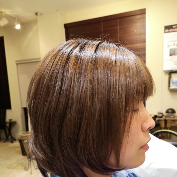 さりげないメッシュでオシャレ度アップ sou i hair tanobe ソウイヘアータノベ のヘアスタイル 美容院 美容室を予約するなら楽天ビューティ