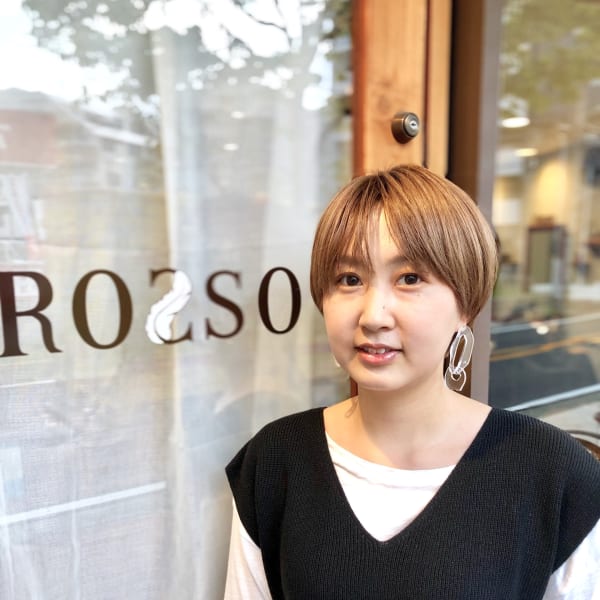 ROSSO Hair Design【ロッソヘアデザイン】のスタッフ紹介。仲宗根　綾乃