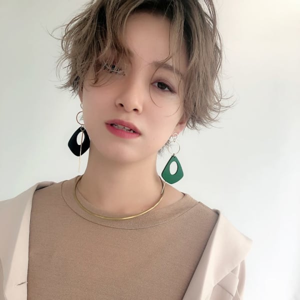 【2019秋冬スタイル】ハンサムショート×バレイヤージュ風カ