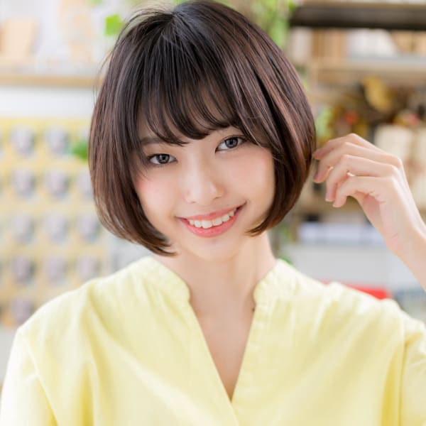 黒髪ツヤ感透明感★小顔前下がりボブ 大人ボブ
