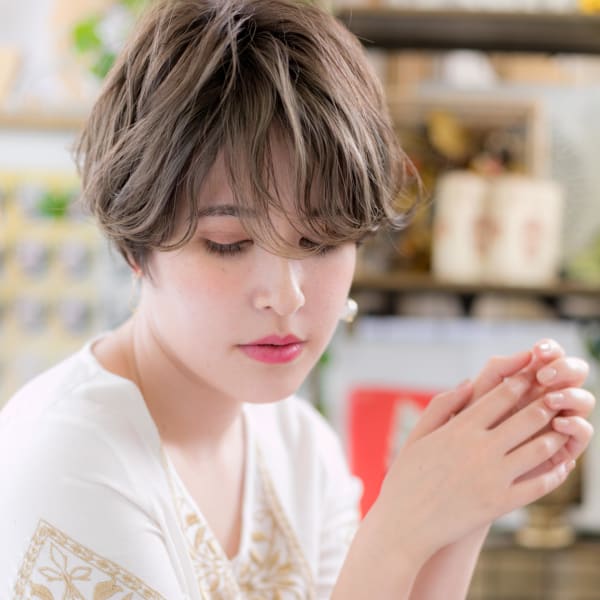 ラフウェーブなハンサムくせ毛風ショート ダブルバング