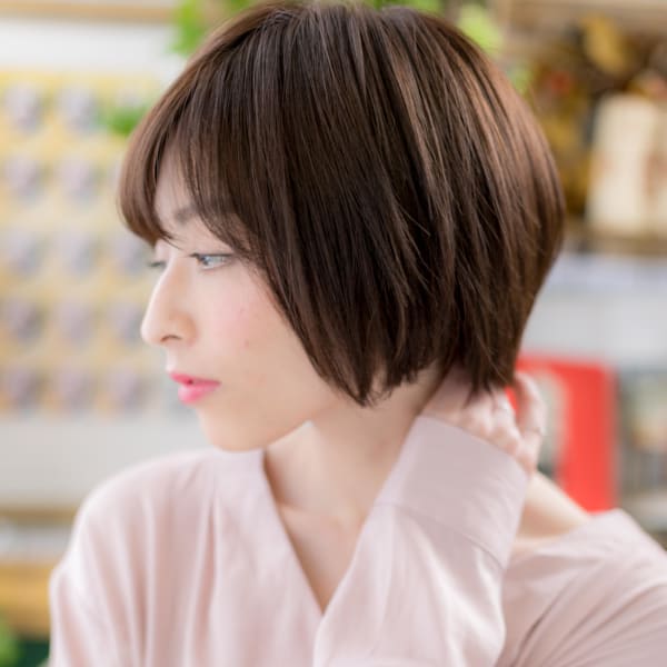 好感度大！ツヤ透明感☆小顔前下がりボブ　ナチュラルボブ