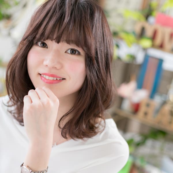 大人かわいい♪くせ毛風くびれセミディ 厚めバング