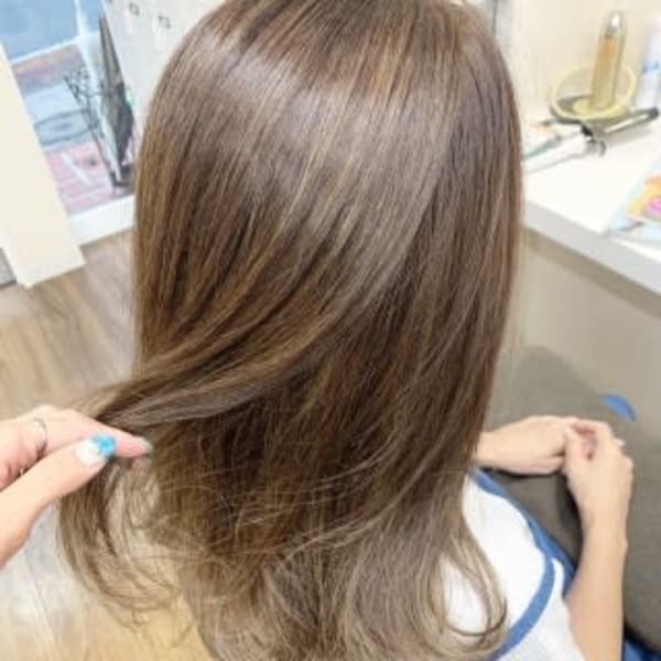 タピオカミルクティ×明るい白髪染め