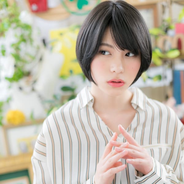王道!前下がり&黒髪☆小顔ひし形ストレート 似合わせカット