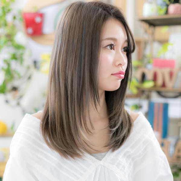 小顔見せ♪大人かわいいツヤストレートロング 斜めバング