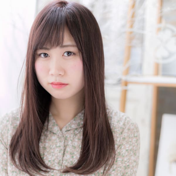斜めバングでワンカールニュアンスストレート　トリートメント
