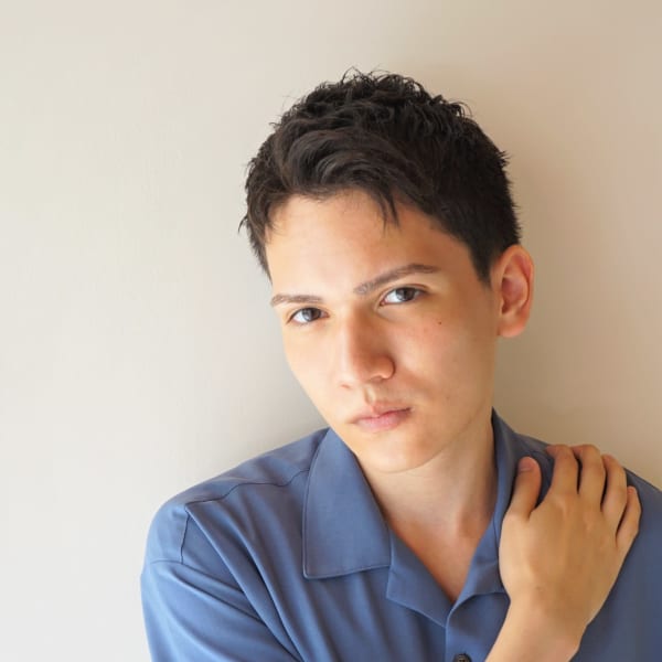 ** Overlay **アップバングショート