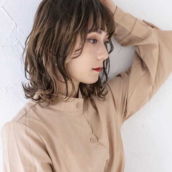 インナーカラーベージュカラー外国人風デザインカラーボブロブ