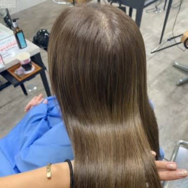 イルミナカラー グレージュ 池袋東口