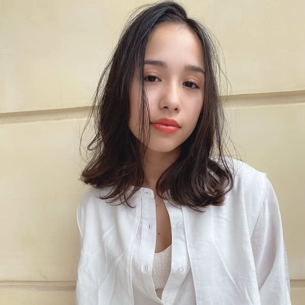 切りっぱなし外ハネくびれボブ47