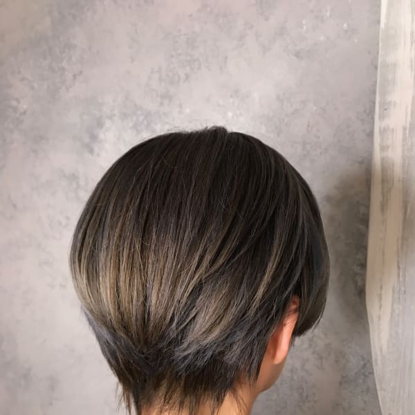 ネイビーアッシュ 担当 飯田