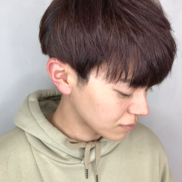 ピンク フェザーマッシュ 刈り上げ ツーブロック 