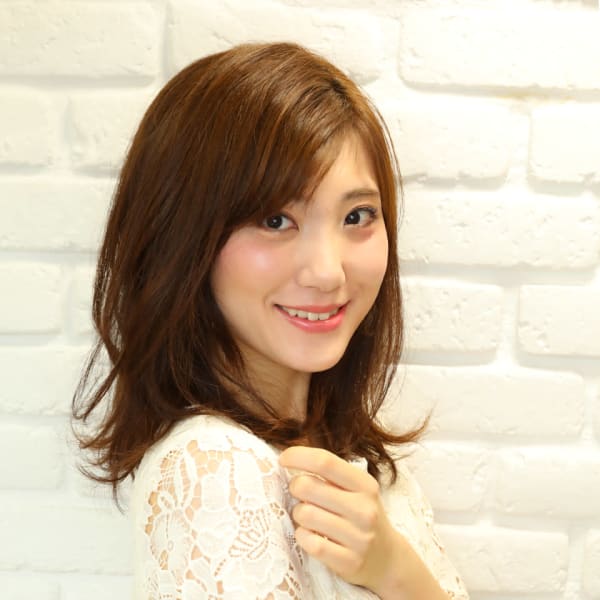 抜け感漂う潤いヘア