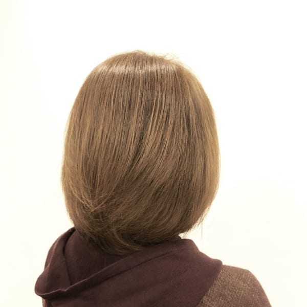 朝のブローが楽ちん!!ふんわりミディアムボブ☆