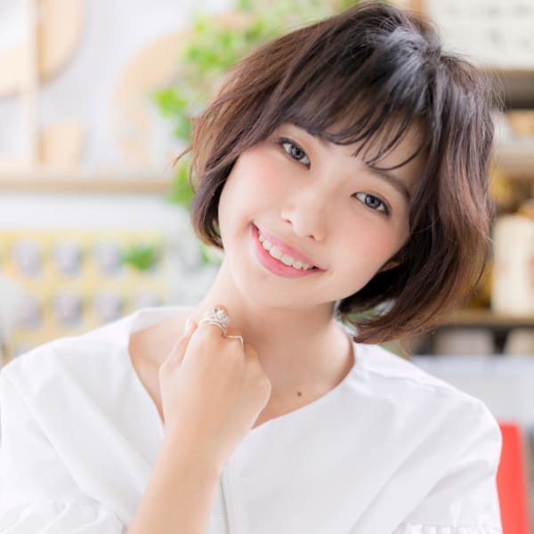 耳かけも◎斜めバング×前下がりの黒髪大人ボブ　ヘアアレンジ