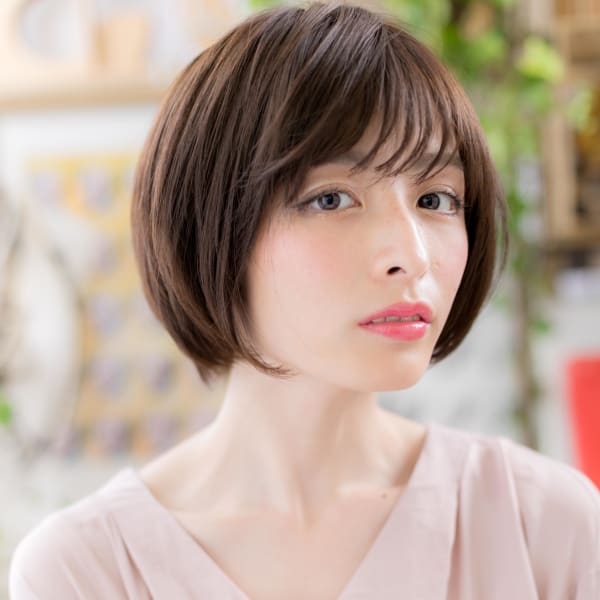 好感度大！ツヤ透明感☆小顔前下がりボブ　大人ボブ