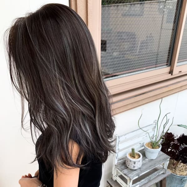 かき上げた時にステキなオトナ女子の為の特別なハイライト