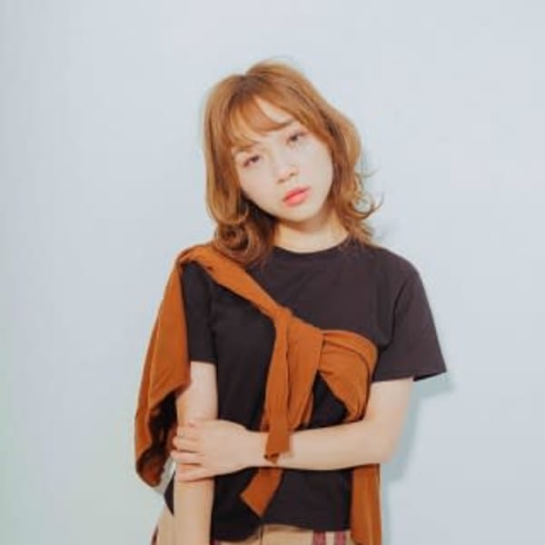 ウルフ外ハネセミロング