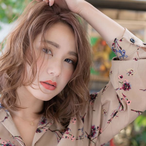 大人ラフウェーブで外国人風こなれ感 伸ばしかけ